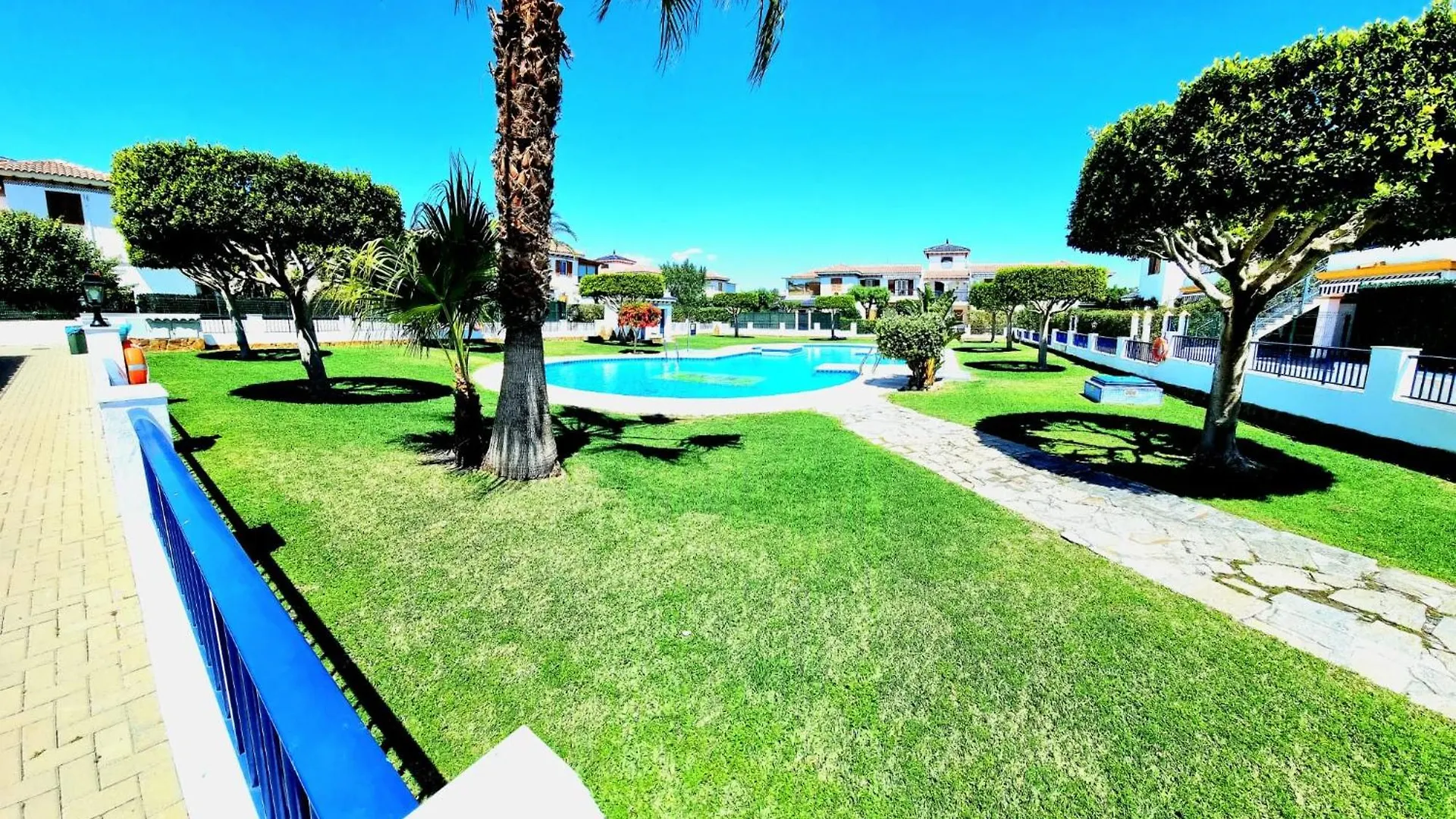 Apartment Bajo Veramar 1 Frente A Parque 2 Dormitorios 500 Metros De La Playa Spain
